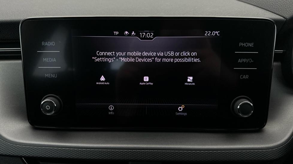 Apple Car Play & Android Auto