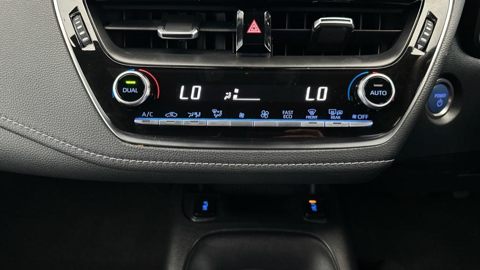 Air Conditioning /Dual Climate Control 