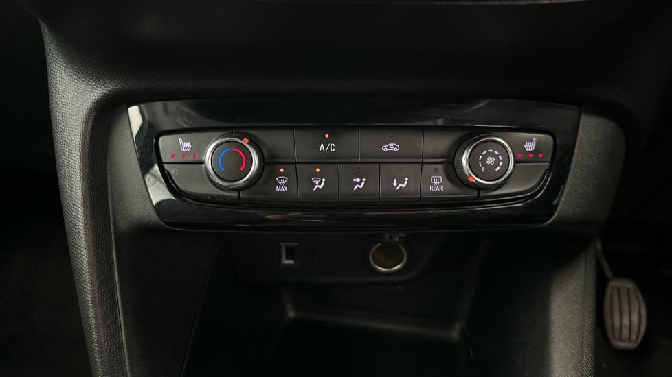 Air Conditioning /Heated Seats 