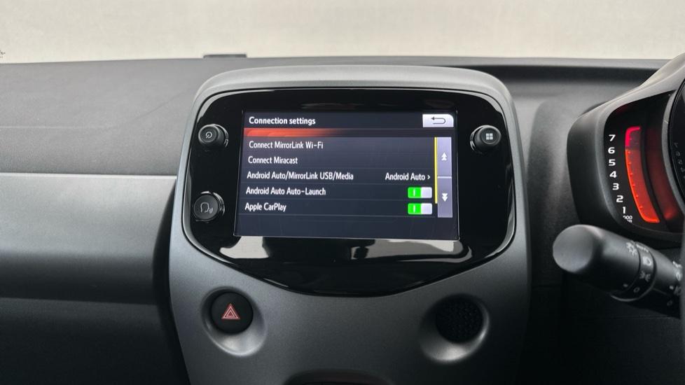 Apple Car Play & Android Auto