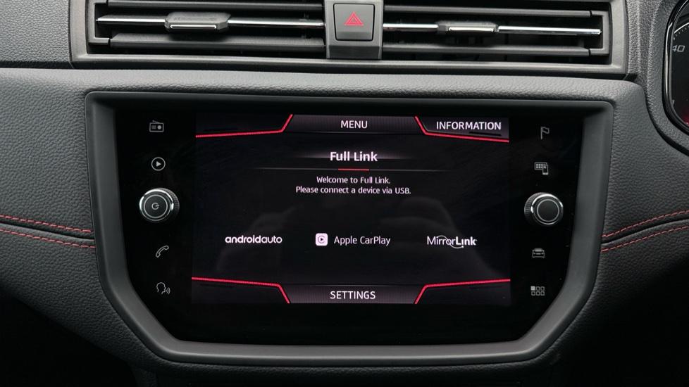 Apple Car Play & Android Auto