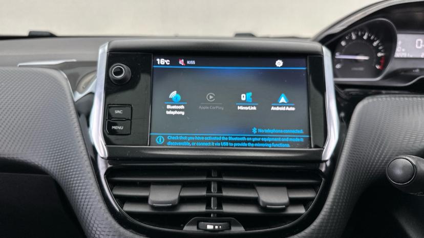 Apple CarPlay/Android Auto / Bluetooth 