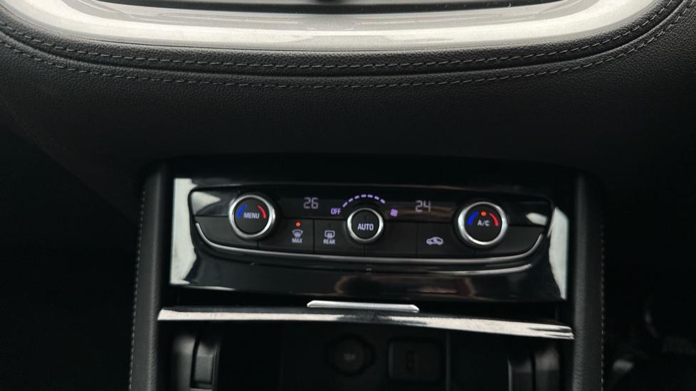 Air Conditioning /Dual Climate Control 