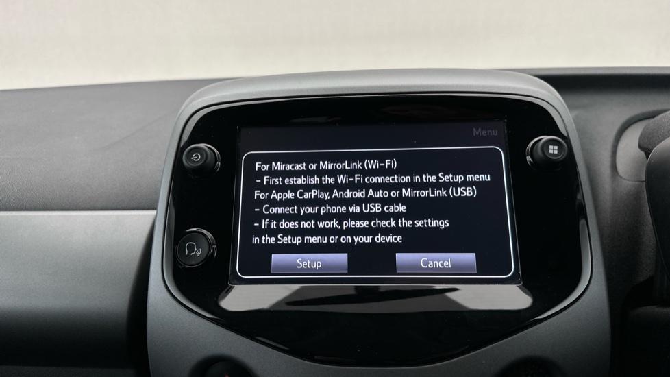 Apple CarPlay/Android Auto 