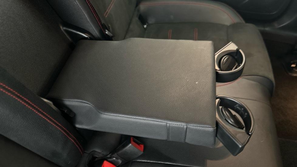 Rear Armrest/ Cup Holder