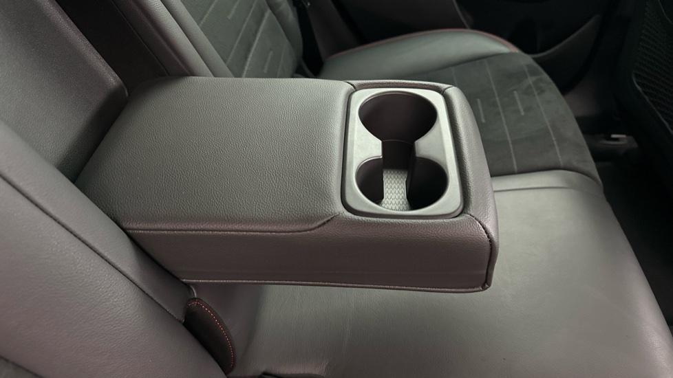 Rear Armrest/ Cup Holder