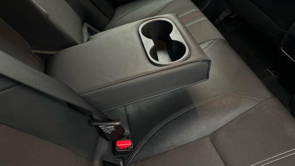 Rear Armrest/ Cup Holder