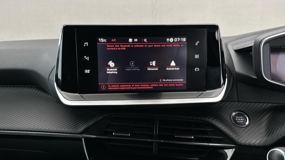 Apple CarPlay/Android Auto / Bluetooth 