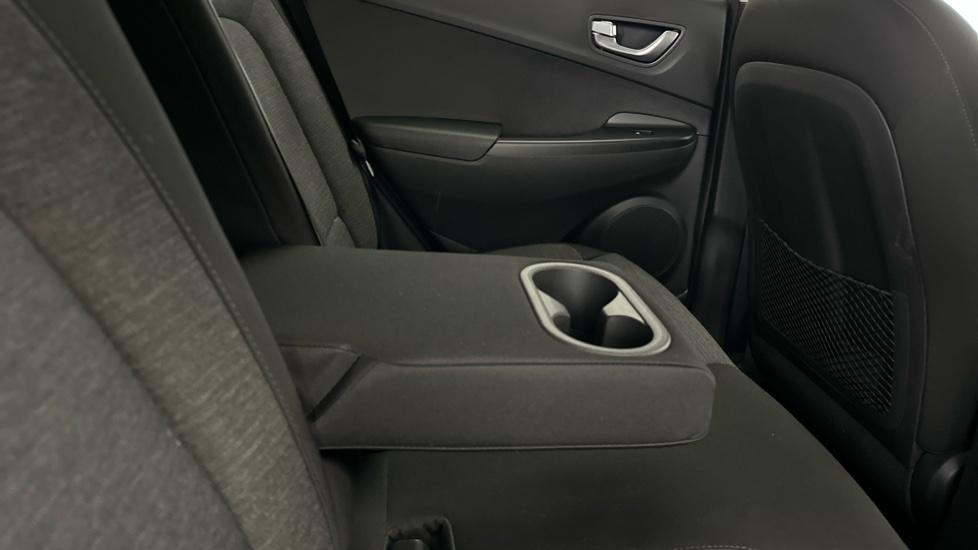 Rear Armrest/ Cup Holder