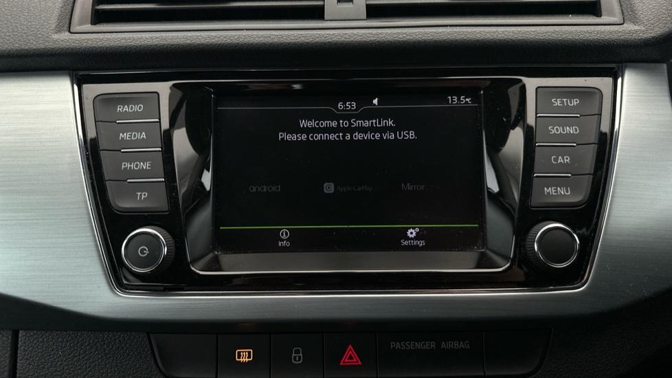 Apple Car Play & Android Auto