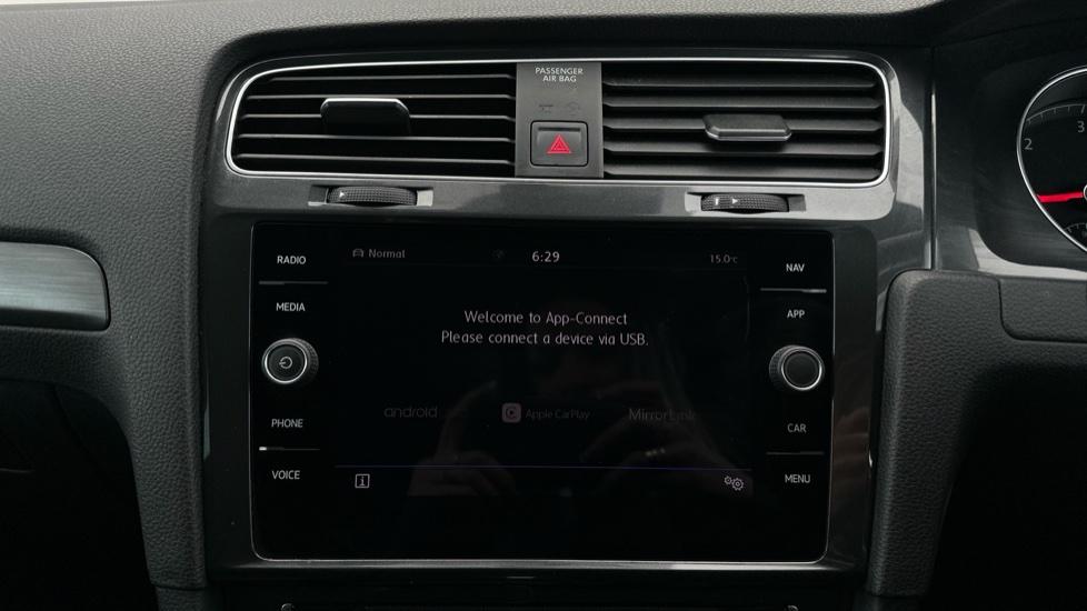 Apple Car Play & Android Auto