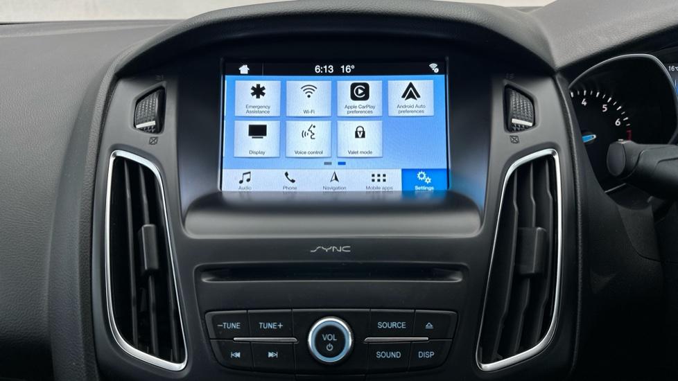 Apple Car Play & Android Auto