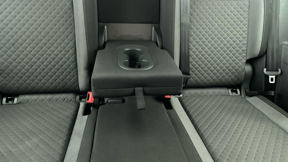 Rear Armrest/ Cup Holder