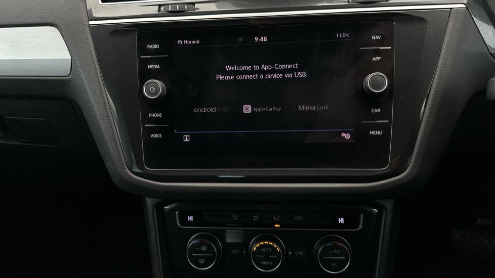 Apple Car Play & Android Auto