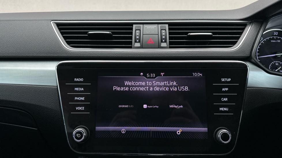 Apple Car Play & Android Auto