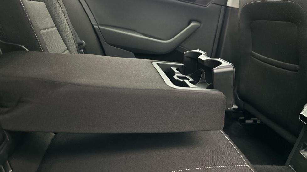 Rear Armrest/ Cup Holder