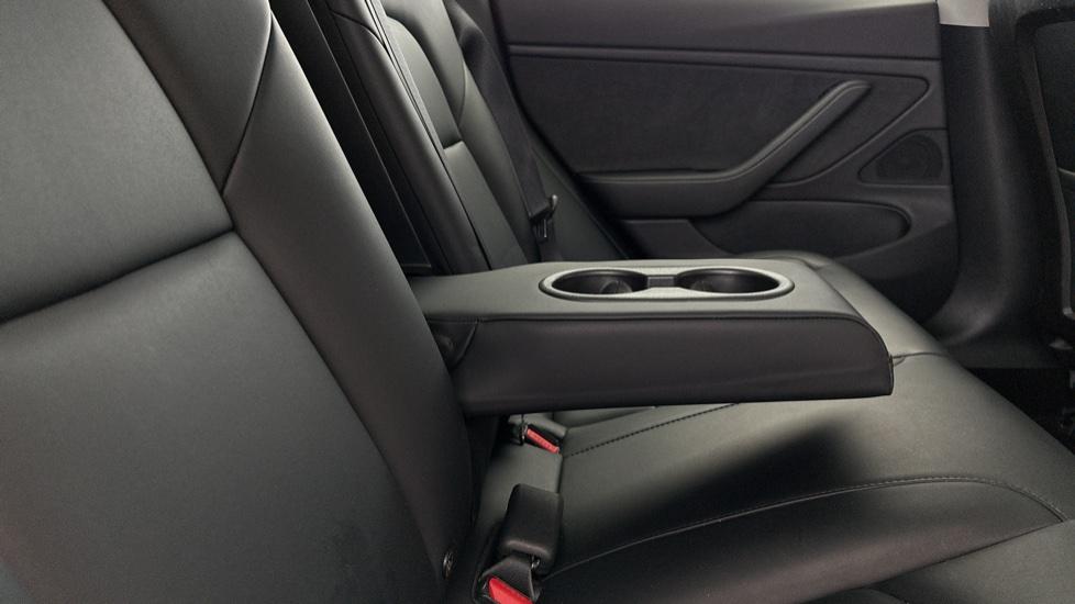 Rear Armrest/ Cup Holder