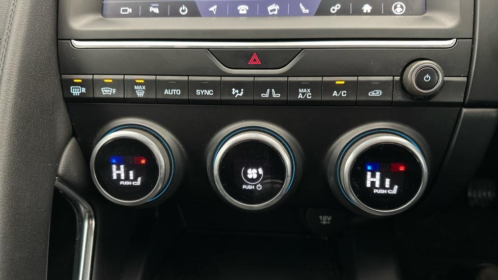 Air Conditioning /Dual Climate Control /Heated Seats 