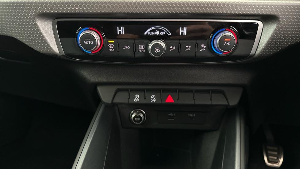 Dual Climate Control / Air Conditioning / Auto Stop/Start