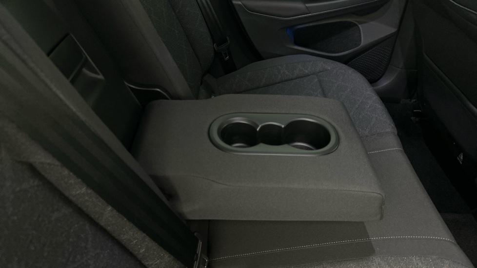 Rear Armrest/ Cup Holder