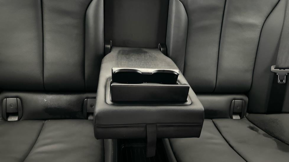 Rear Armrest/ Cup Holder