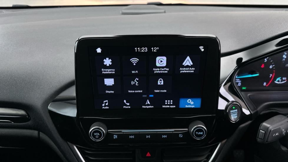 Apple Car Play & Android Auto