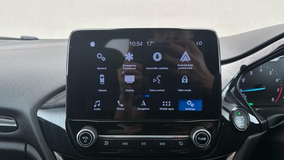 Apple Car Play & Android Auto