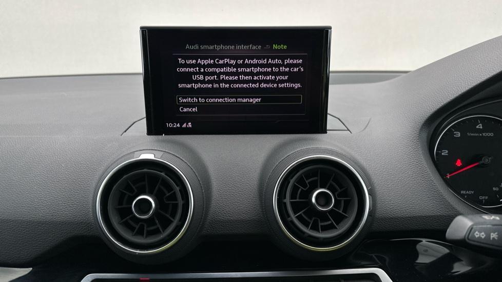 Apple CarPlay/Android Auto 