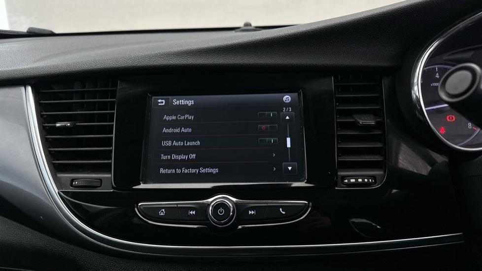 Apple Car Play & Android Auto