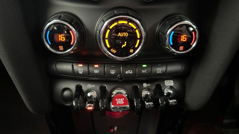 Air Conditioning /Dual Climate Control /Auto Stop/Start 