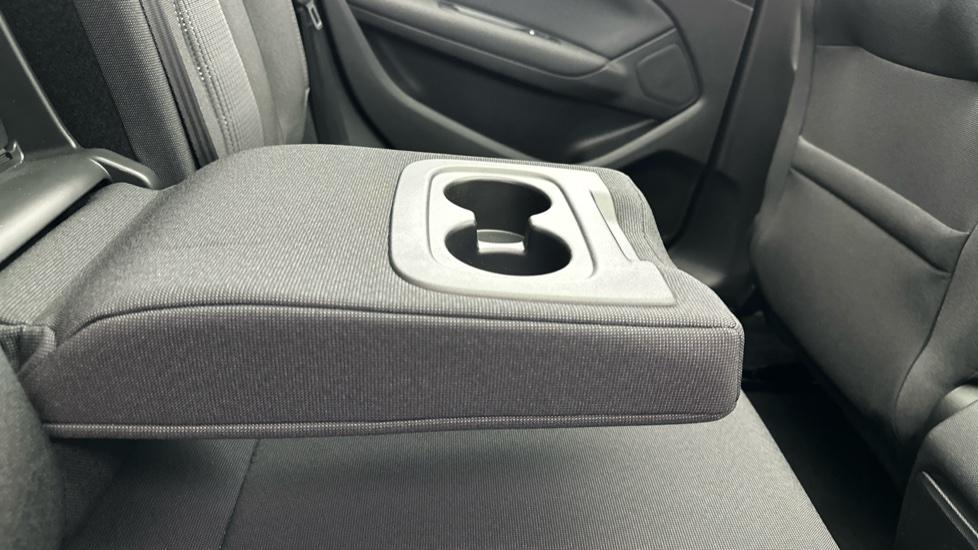 Rear Armrest/ Cup Holder