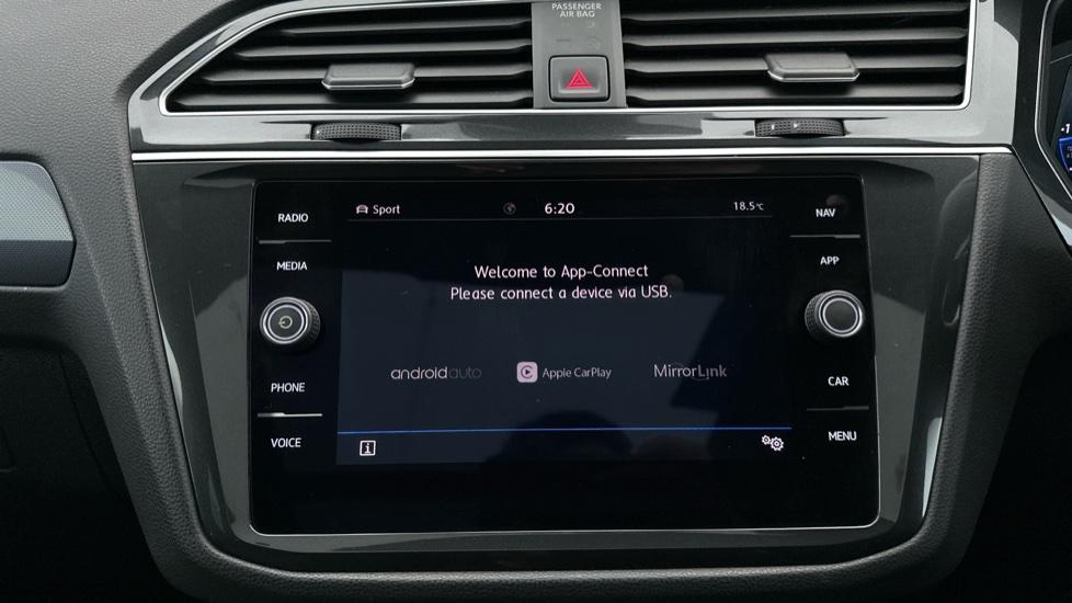 Apple Car Play & Android Auto