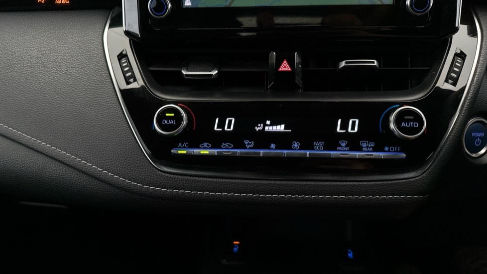 Air Conditioning /Dual Climate Control 