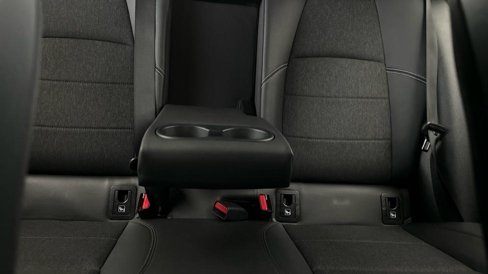 Rear Armrest/ Cup Holder