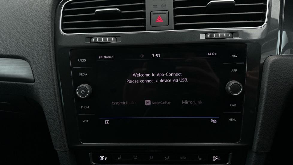 Apple Car Play & Android Auto