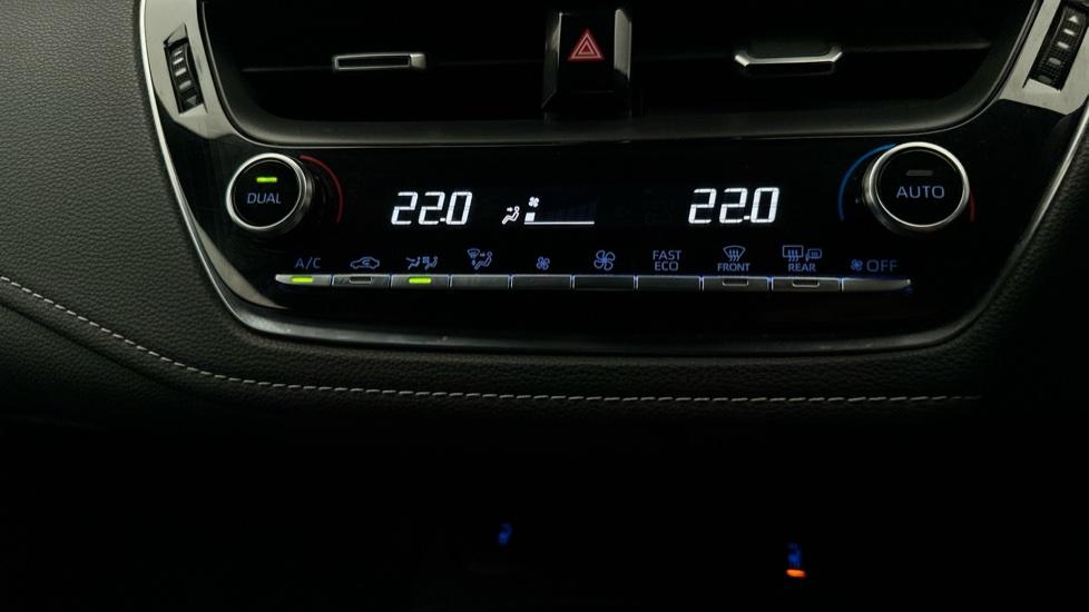 Air Conditioning /Dual Climate Control 