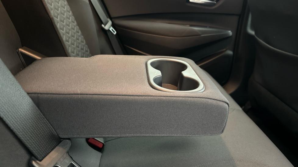 Rear Armrest/ Cup Holder