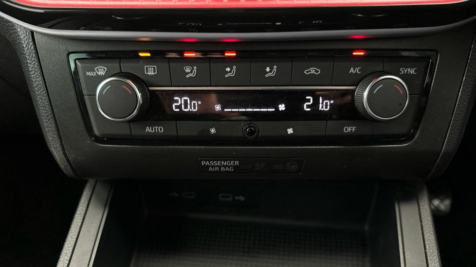 Air Conditioning /Dual Climate Control 