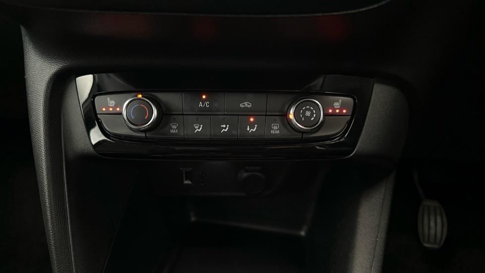 Air Conditioning  / Heated Seats 