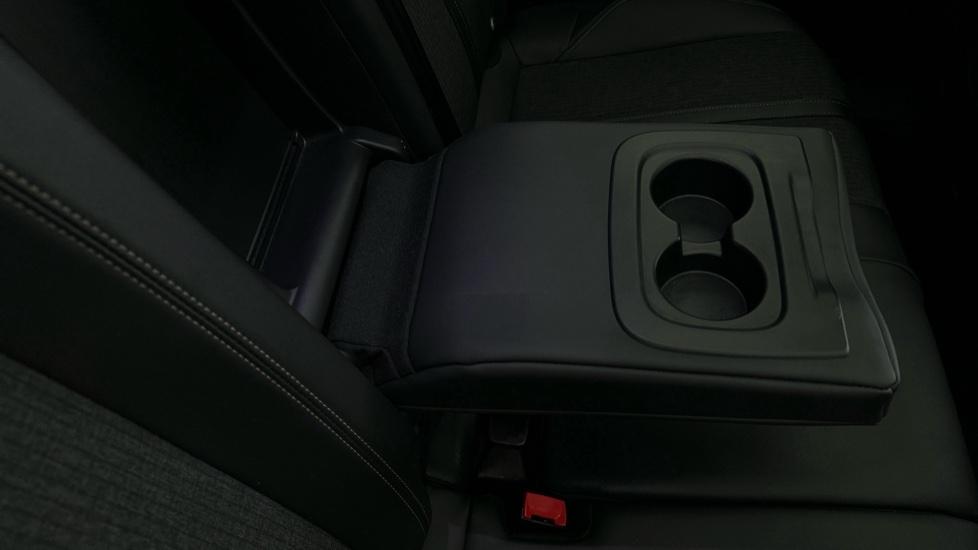 Rear Armrest/ Cup Holder