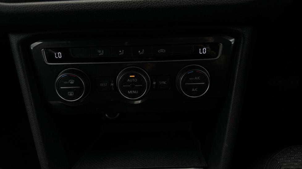 Air Conditioning /Dual Climate Control 