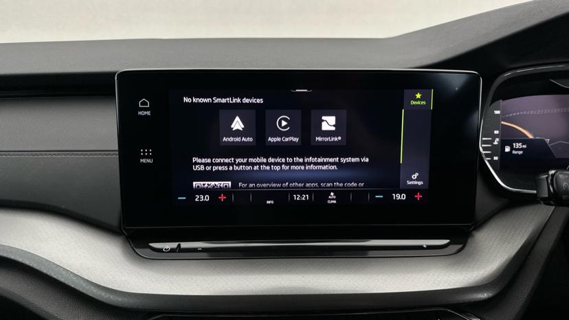 Apple CarPlay/Android Auto 