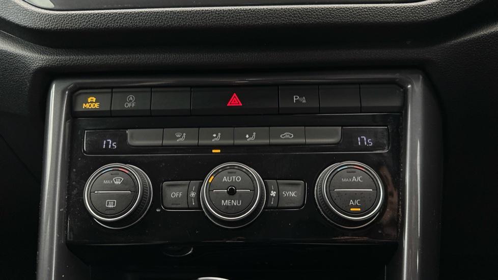 Air Conditioning / Dual Climate Control / Auto Stop/Start 