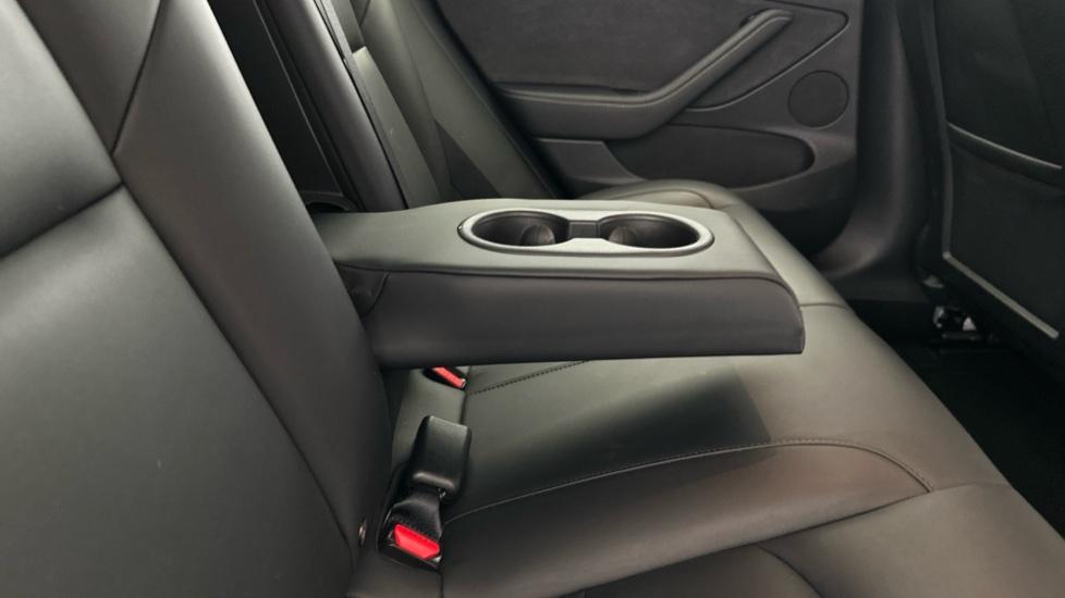 Rear Armrest/ Cup Holder