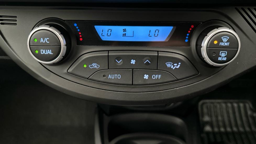 Air Conditioning /Dual Climate Control 