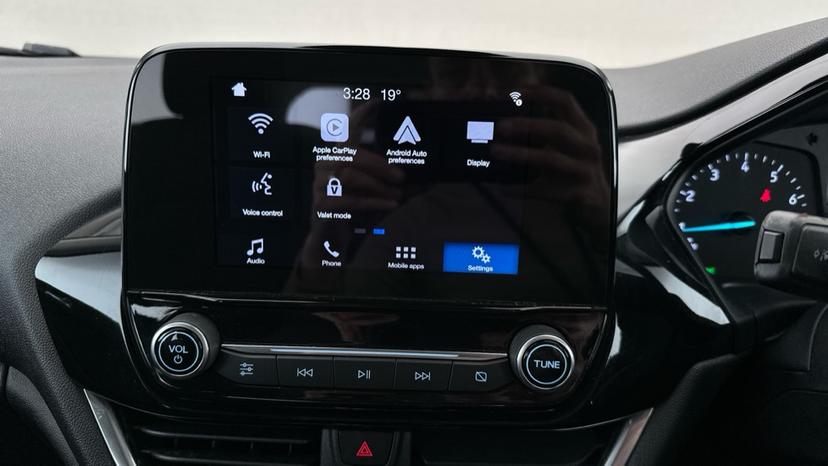 Apple Car Play & Android Auto