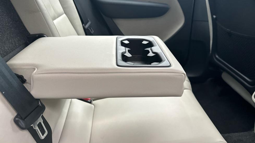 Rear Armrest/ Cup Holder