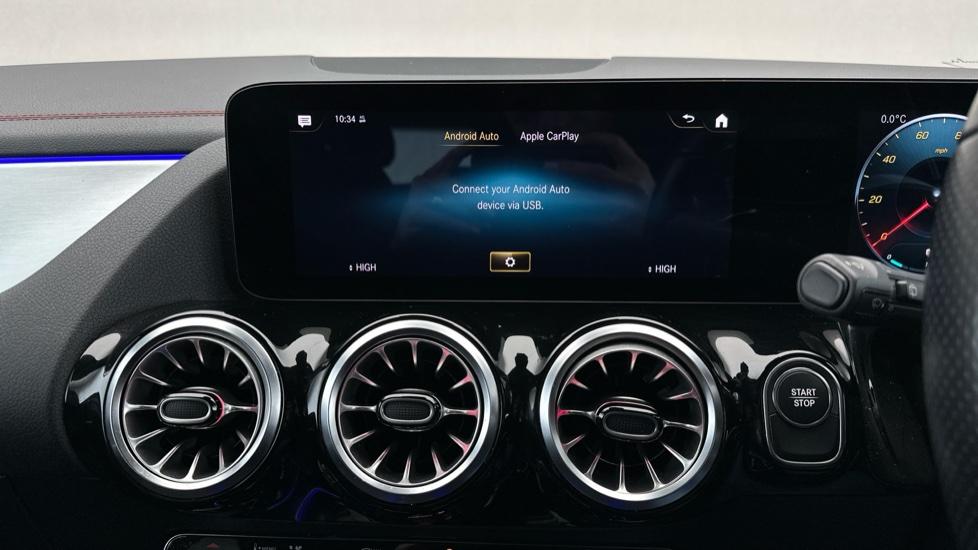 Apple Car Play & Android Auto