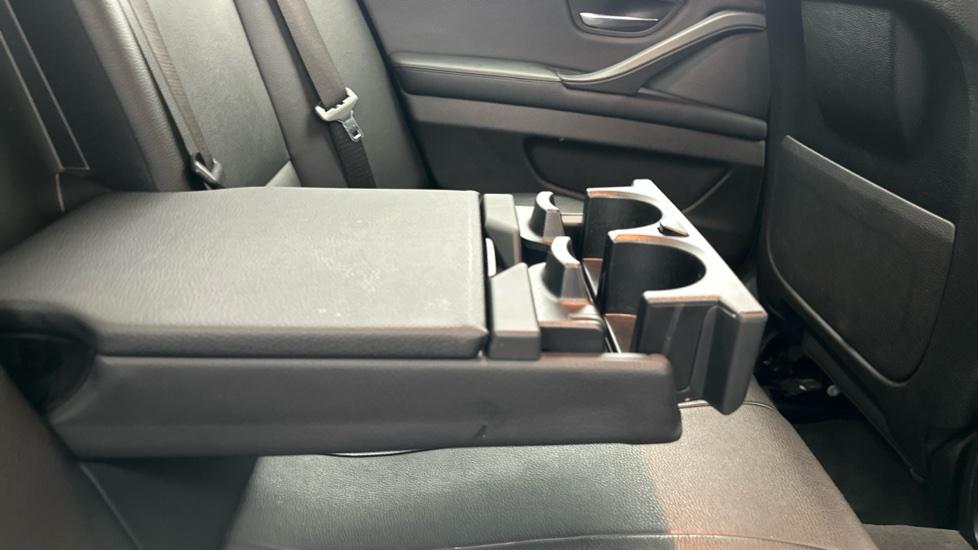 Rear Armrest/ Cup Holder