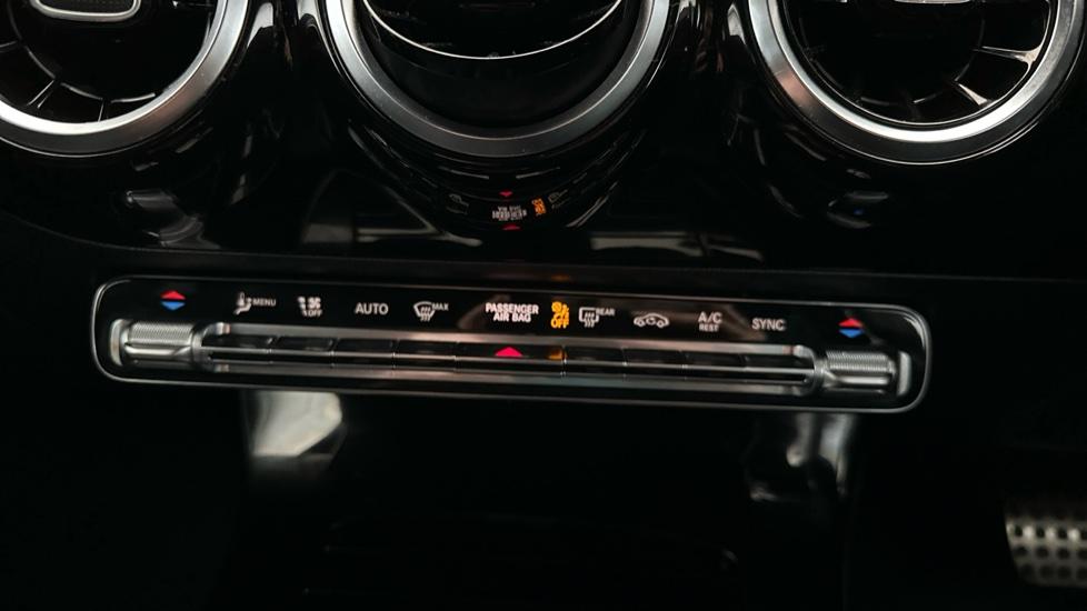 Air Conditioning /Dual Climate Control 